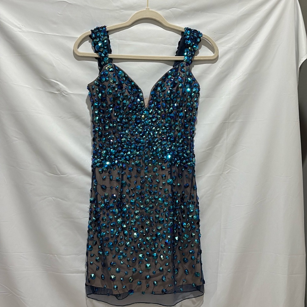 Beautiful Sherri Hill size 2 prom or appearance dress.